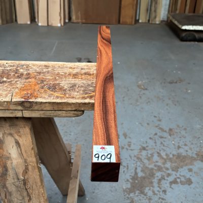 Bolivian Rosewood 39x39x610 mm