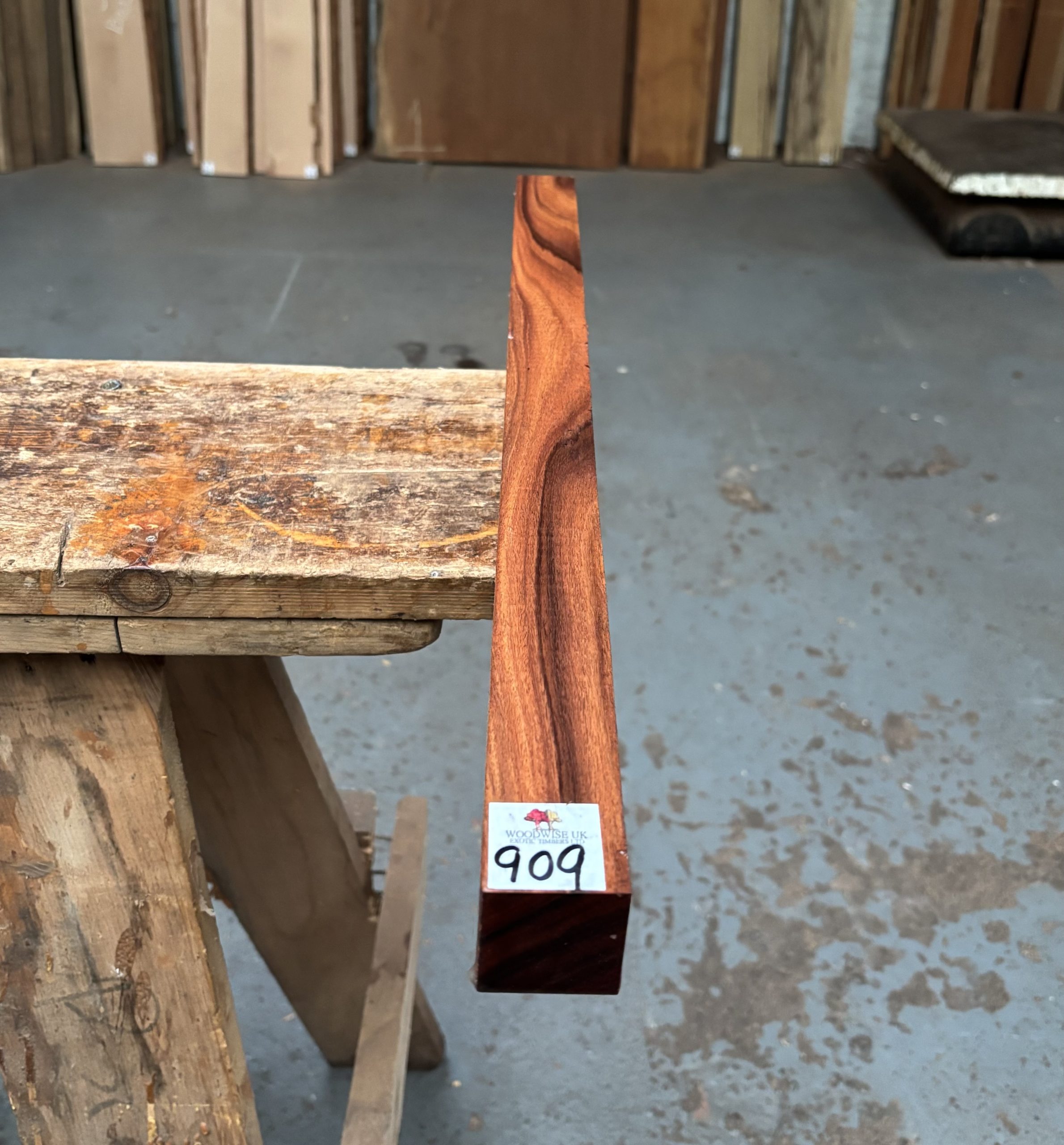 Bolivian Rosewood 39x39x610 mm